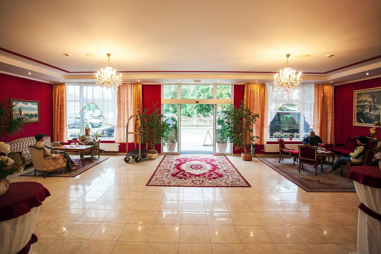 Hotel Savoy Ceske Budejovice Exteriör bild