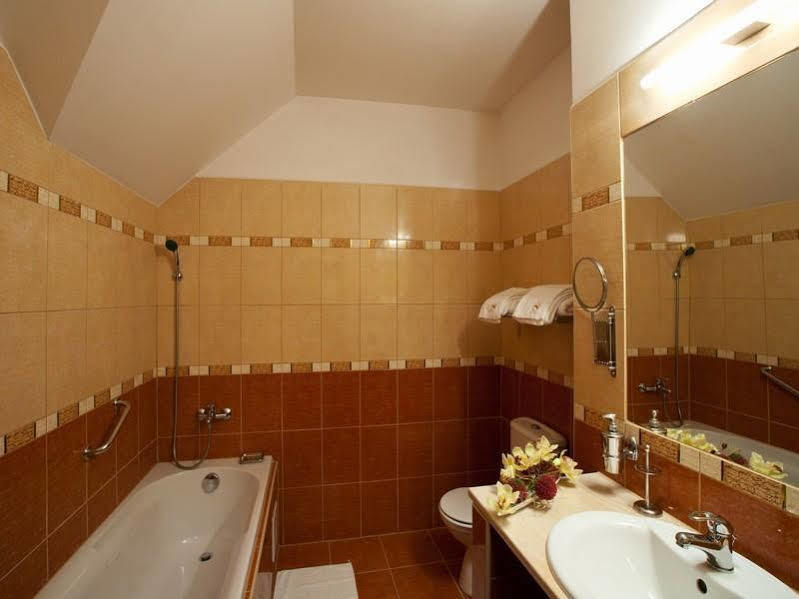 Hotel Savoy Ceske Budejovice Exteriör bild